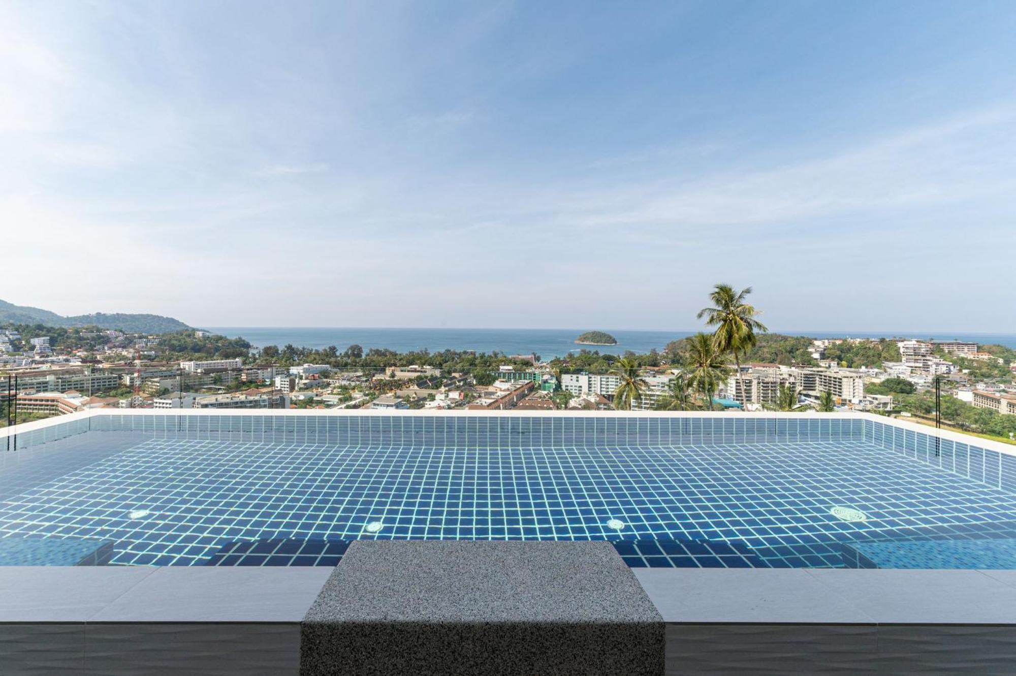 The View Phuket By Resava Praia de Kata Quarto foto