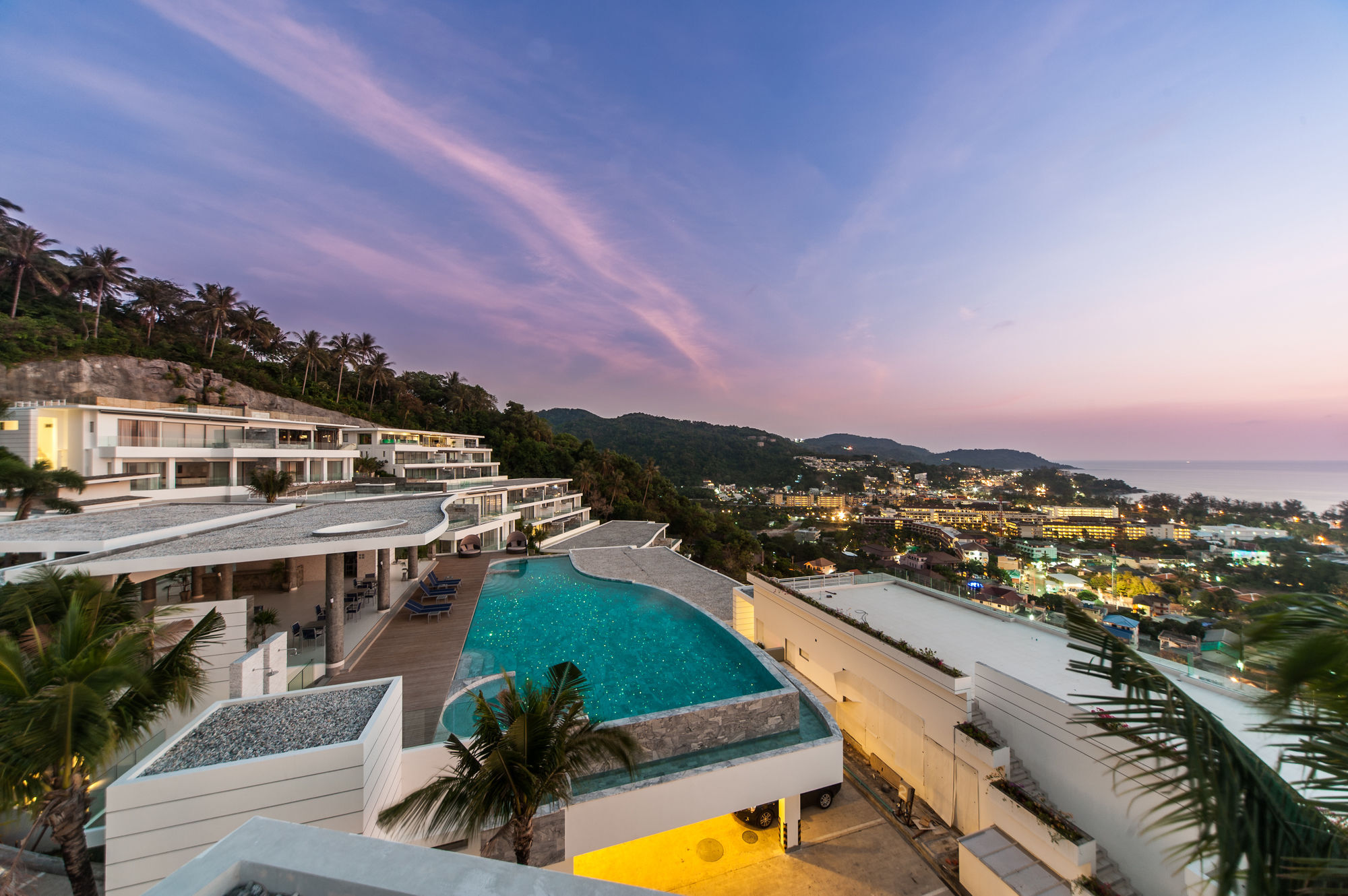 The View Phuket By Resava Praia de Kata Exterior foto